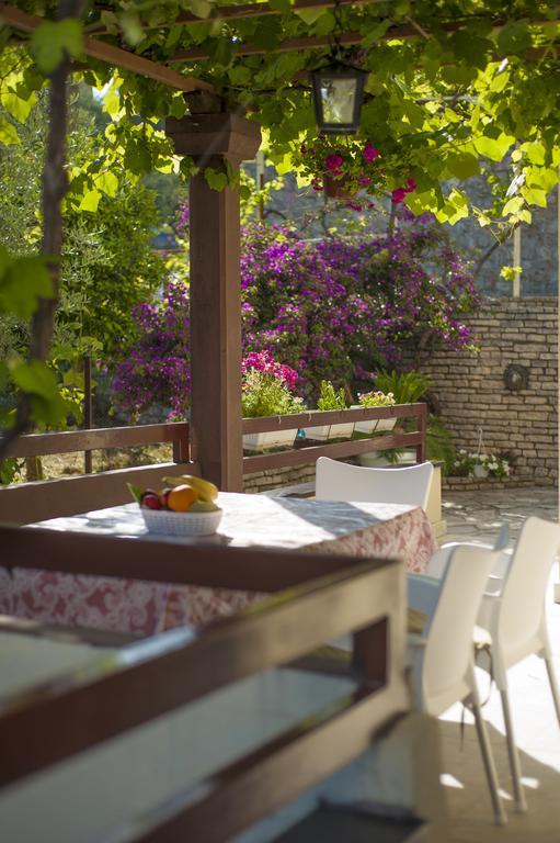 Gregovic Family Apartments Petrovac Buitenkant foto