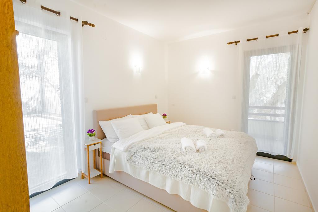 Gregovic Family Apartments Petrovac Buitenkant foto