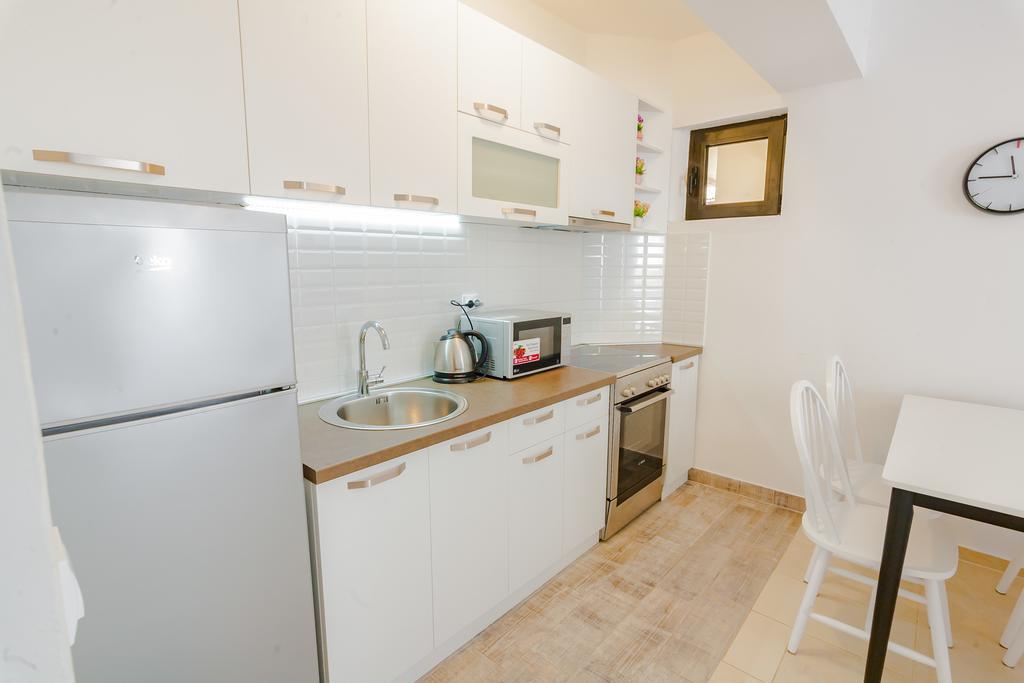 Gregovic Family Apartments Petrovac Buitenkant foto