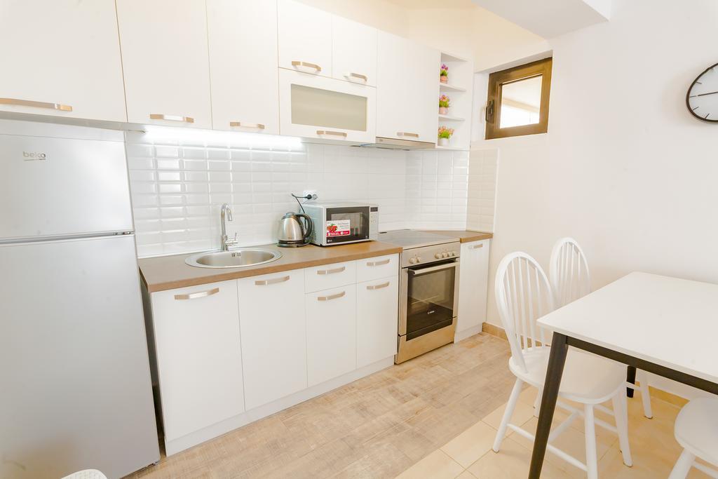 Gregovic Family Apartments Petrovac Buitenkant foto