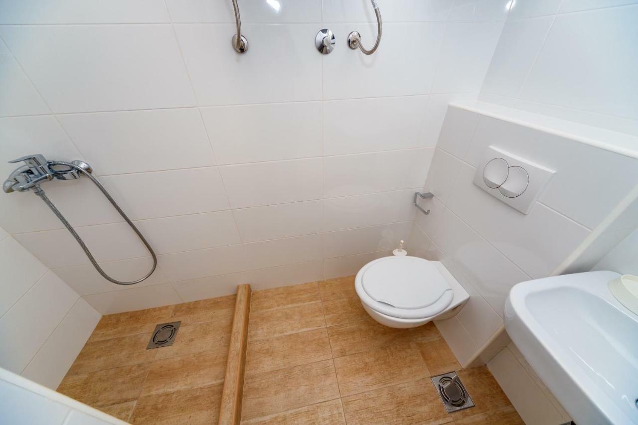 Gregovic Family Apartments Petrovac Buitenkant foto
